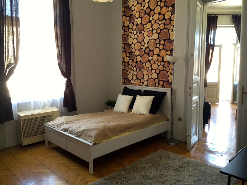 Budget Apartment By Hi5 - Oktober 6 Str 4 Budapest Ngoại thất bức ảnh
