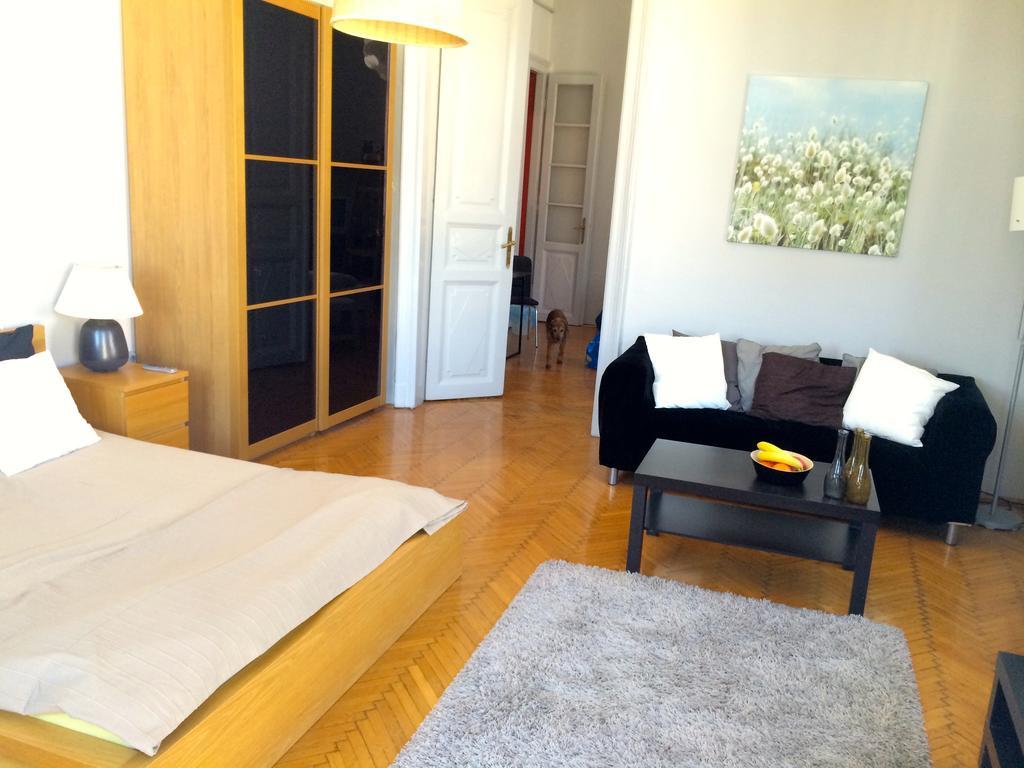 Budget Apartment By Hi5 - Oktober 6 Str 4 Budapest Ngoại thất bức ảnh